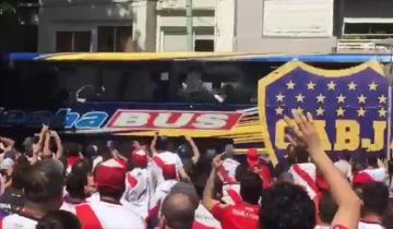 Imagen de Urgente: así fue la llegada del equipo de Boca al Monumental