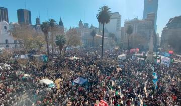 Imagen de Todos a Plaza de Mayo: una multitud se moviliza tras el atentado a Cristina Kirchner