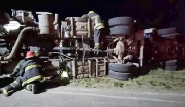 Imagen de General Belgrano: un herido tras el despiste y vuelco de un camión en la Ruta 41