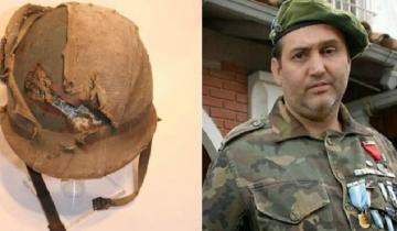 Imagen de Subastan en 13.000 dólares el casco que lo salvó en Malvinas y quiere recuperarlo