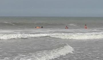 Imagen de Guardavidas protagonizaron un rescate múltiple en Mar de Las Pampas