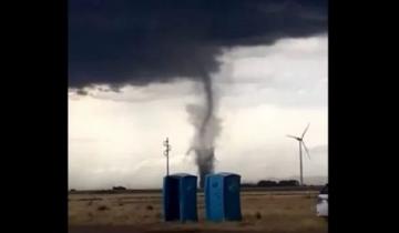 Imagen de Video: un tornado sorprendió a Bahía Blanca