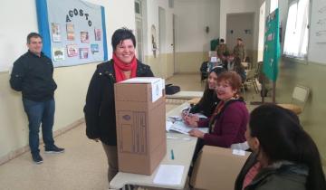 Imagen de Elecciones 2019 en vivo: votó Noelía Ibáñez la candidata del Frente de Izquierda en Dolores