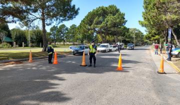 Imagen de Una pareja paseaba con su perro por San Bernardo y el intendente los mandó a su casa