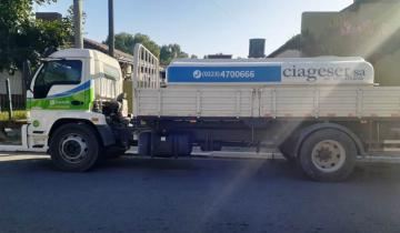 Imagen de General Lavalle: ABSA instaló un camión abastecedor de agua para consumo domiciliario