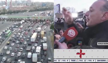 Imagen de Sergio Berni se cruzó con los transportistas en la autopista La Plata-Buenos Aires y lanzó una advertencia: “Tienen 5 minutos o me llevo los camiones”