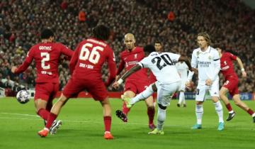 Imagen de Fútbol: a qué hora juegan y cómo ver Real Madrid vs Liverpool y el debut de San Lorenzo en Copa Argentina