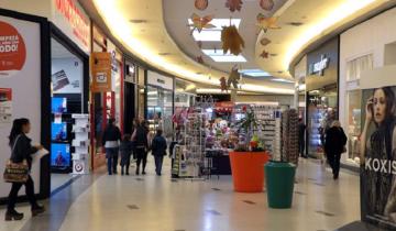 Imagen de Las ventas en supermercados y shoppings acumularon 15 meses de caídas