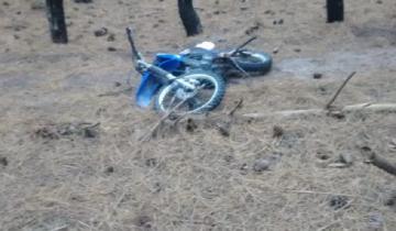 Imagen de Se cayó de su moto en Mar del Sud, golpeó su cabeza contra el piso y murió