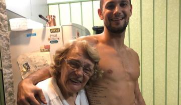 Imagen de Su abuela le escribió una tierna carta a su abuelo y el nieto se la tatuó