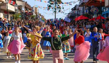 Imagen de Villa Gesell lanza una fuerte campaña para que no eliminen el feriado del 12 de octubre