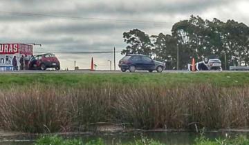 Imagen de Partido de La Costa: impactante choque y vuelco en la ruta 11 a la altura de Las Toninas