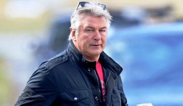 Imagen de Alec Baldwin mató accidentalmente con una supuesta arma de utilería a una mujer