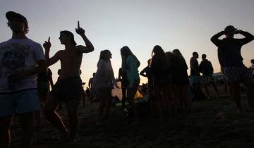 Imagen de Verano 2021: la Provincia permitirá fiestas de hasta 200 personas al aire libre