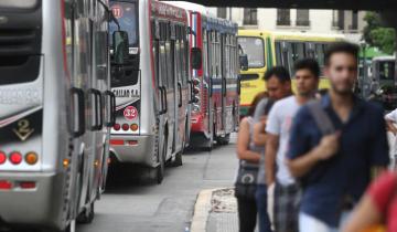 Imagen de Aumento en el boleto de colectivos y trenes: el Gobierno estima una suba del 40 por ciento para diciembre