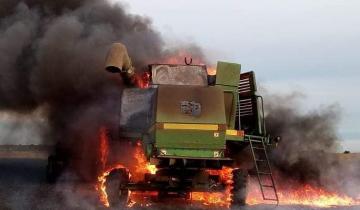 Imagen de Un voraz incendio destruyó una cosechadora en General Madariaga