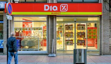 Imagen de Cadena de supermercados anuncia a Alberto Fernández inversiones por u$s115 millones