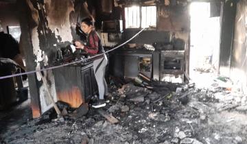 Imagen de Santa Teresita: piden ayuda a la comunidad para una familia que perdió todo en un incendio