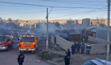 Imagen de Una mamá murió junto a sus hijos cuando intentaba salvarlos del incendio de su casa