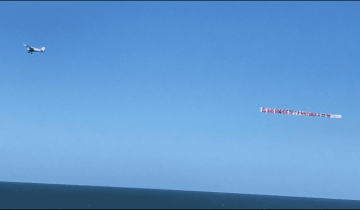 Imagen de La ingeniosa burla de los hinchas de River a Boca en la Costa Atlántica