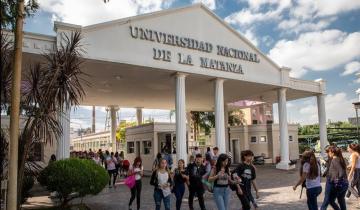 Imagen de Las universidades públicas comienzan a exigirles a sus alumnos la vacuna contra el covid