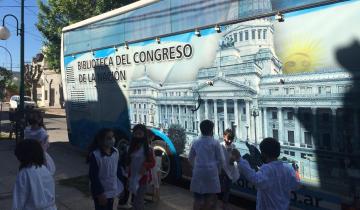 Imagen de La Bibliomóvil del Congreso nacional recorre la región