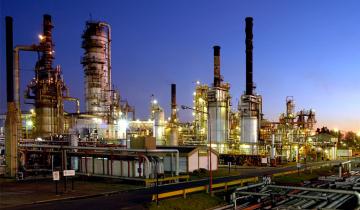 Imagen de YPF invirtió u$s30 millones para modernizar la refinería de La Plata