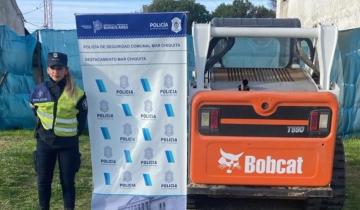 Imagen de Mar de Cobo: una mujer tomó una pala mecánica y quiso llevarse un médano hasta su casa