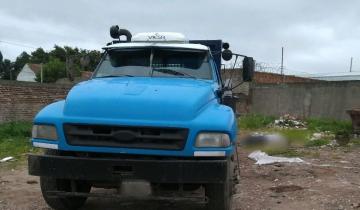 Imagen de Descargaba un contenedor, se le cayó encima y murió aplastado