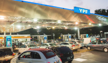Imagen de YPF anunció una baja del 4% en el precio de los combustibles