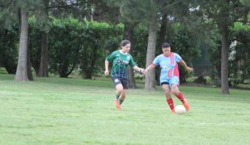 Imagen de Fútbol femenino: hoy debutan las selecciones de Dolores y La Costa