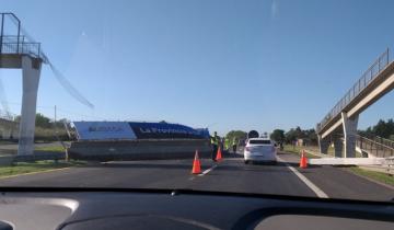 Imagen de Se derrumbó un puente peatonal en la ruta 2