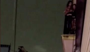 Imagen de El video del momento en el que Rodrigo Eguillor, el joven acusado de abuso, forcejea con su denunciante