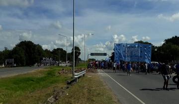 Imagen de Corte en los accesos a Mar del Plata de las Rutas 2 y 88 por reclamo de movimientos sociales