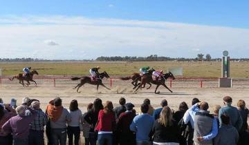 Imagen de Se firmó el convenio para la adjudicación y explotación del Hipódromo Ciudad de Dolores