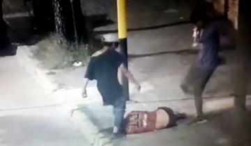 Imagen de Un artista callejero está en coma luego de ser golpeado brutalmente por dos adolescentes