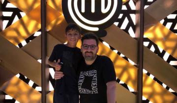 Imagen de El dolorense Damián Betular recibió al pequeño pastelero Joaquín Nahuel en los estudios de MasterChef