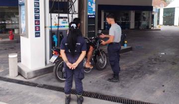 Imagen de La Provincia busca prohibir que dos personas circulen en la misma moto para disminuir los robos