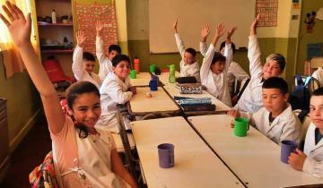 Imagen de Dolores: escuelas rurales suman una hora más de clase