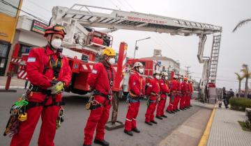 Imagen de Partido de La Costa: los Bomberos Voluntarios de Mar de Ajó presentaron sus dos nuevas unidades