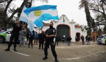 Imagen de “Esto no se resuelve escondidos en patrulleros tocando sirenas”, el por qué de la frase de Alberto que enfureció más a los policías