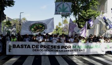 Imagen de Marcha de la marihuana: una multitud pidió por una nueva ley de drogas y el fin de la violencia institucional