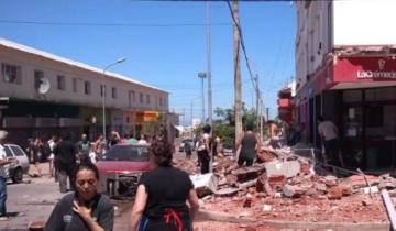 Imagen de Un video muestra el momento en que se derrumban los balcones de Punta Mogotes