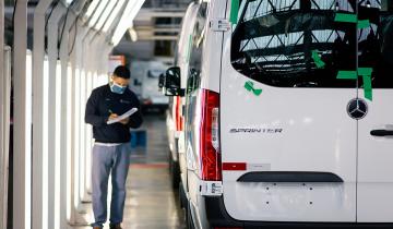 Imagen de Mercedes Benz invierte 54 millones de dólares para ampliar producción y en red de concesionarias