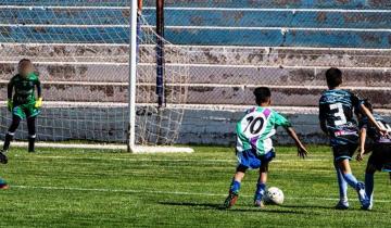 Imagen de Un padre del equipo rival le gritó "negro boliviano" y en solidaridad, sus compañeros se negaron a seguir jugando