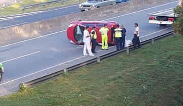 Imagen de Otro fuerte choque y vuelco en la Ruta 2 cerca de Dolores