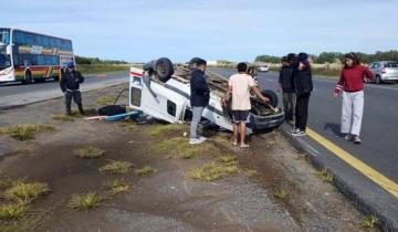 Imagen de Partido de La Costa: choque y vuelco en la Ruta 11
