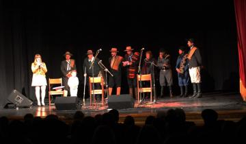 Imagen de Se realizó un nuevo encuentro de payadores en el Teatro Unione de Dolores