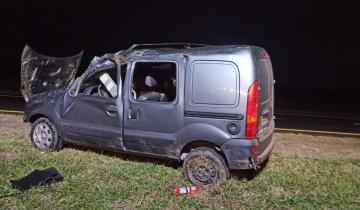 Imagen de Ruta 2: una camioneta volcó al chocar una vaca