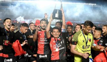 Imagen de Copa de la Liga: Colón goleó a Racing y se consagró campeón del fútbol argentino por primera vez